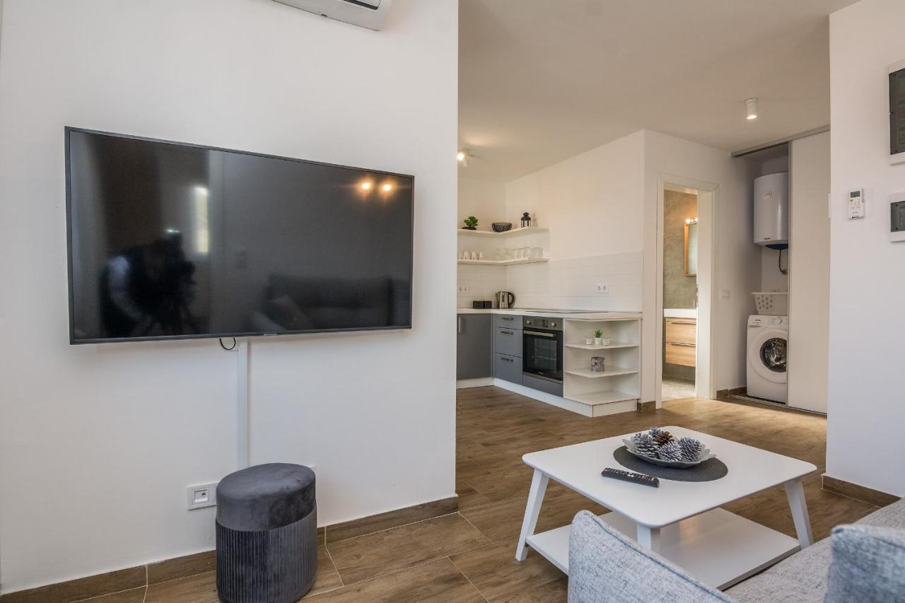 Apartments Pejakovic Vir Bagian luar foto