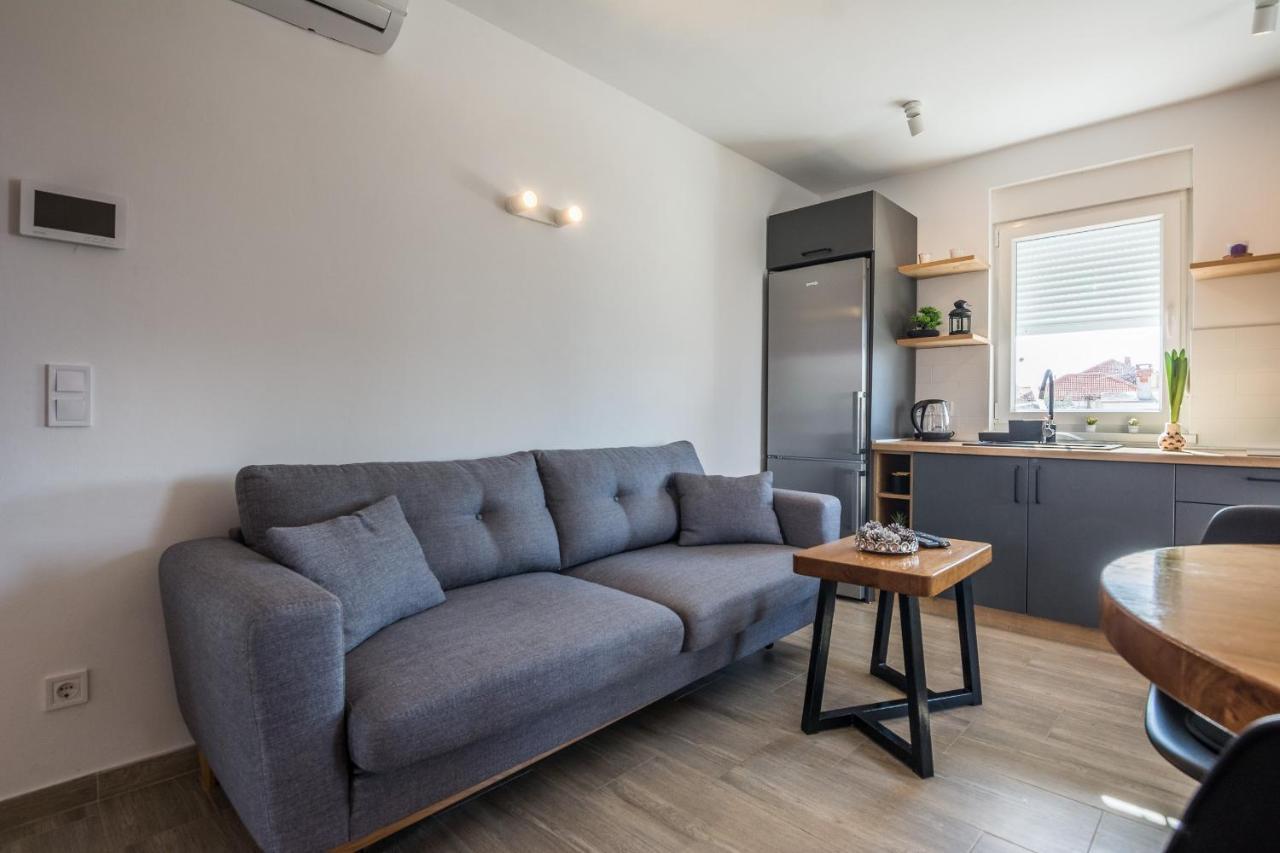 Apartments Pejakovic Vir Bagian luar foto