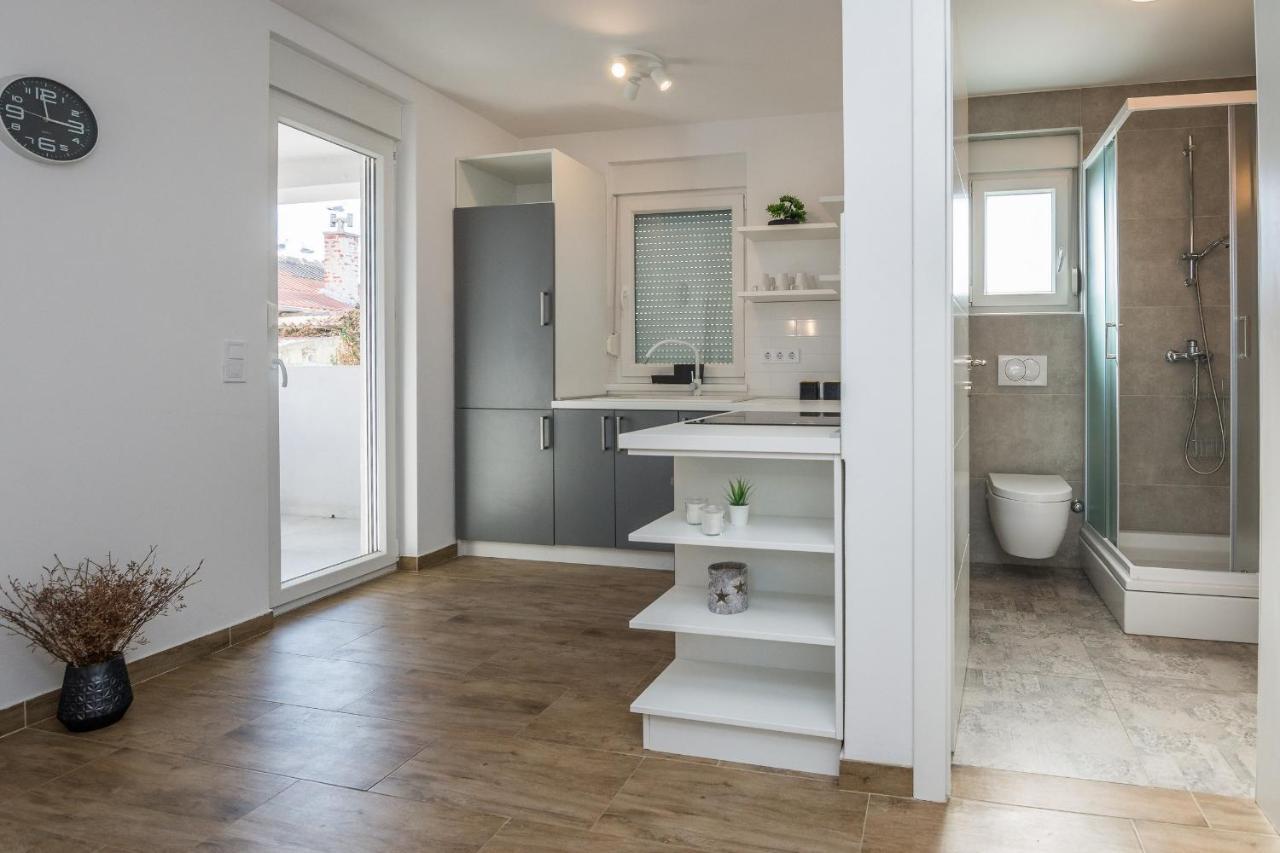 Apartments Pejakovic Vir Bagian luar foto