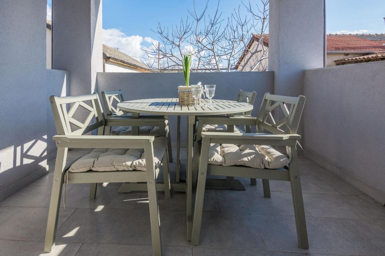 Apartments Pejakovic Vir Bagian luar foto