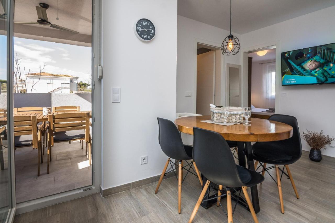 Apartments Pejakovic Vir Bagian luar foto
