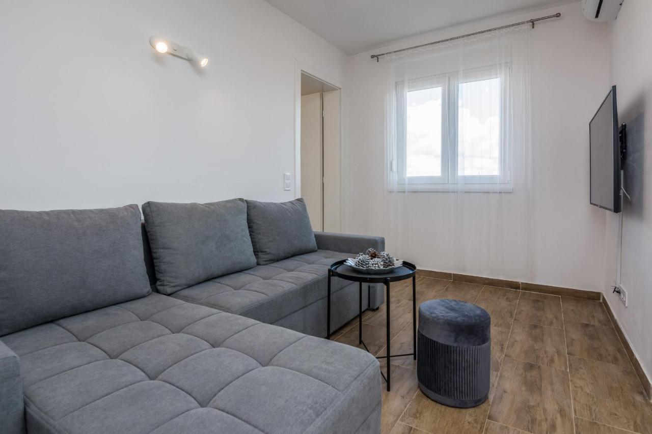 Apartments Pejakovic Vir Bagian luar foto